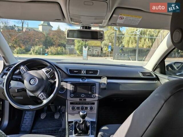 Черный Фольксваген Пассат, объемом двигателя 1.97 л и пробегом 217 тыс. км за 10500 $, фото 13 на Automoto.ua