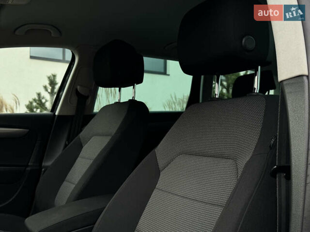 Чорний Фольксваген Пассат, об'ємом двигуна 2 л та пробігом 231 тис. км за 12500 $, фото 13 на Automoto.ua