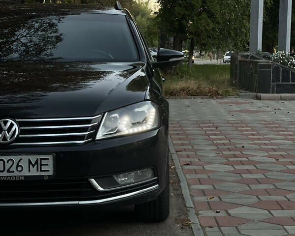 Черный Фольксваген Пассат, объемом двигателя 1.97 л и пробегом 273 тыс. км за 9500 $, фото 6 на Automoto.ua