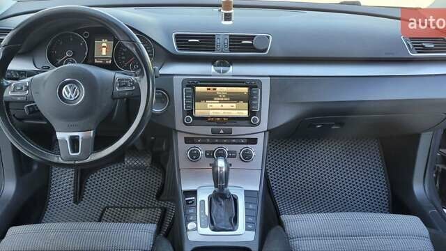 Чорний Фольксваген Пассат, об'ємом двигуна 2 л та пробігом 236 тис. км за 12900 $, фото 22 на Automoto.ua