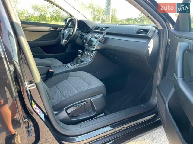 Черный Фольксваген Пассат, объемом двигателя 0 л и пробегом 197 тыс. км за 10700 $, фото 18 на Automoto.ua