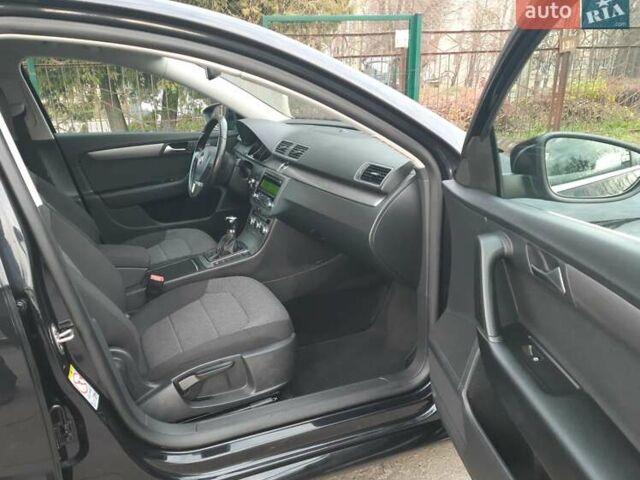 Черный Фольксваген Пассат, объемом двигателя 1.8 л и пробегом 165 тыс. км за 10799 $, фото 57 на Automoto.ua