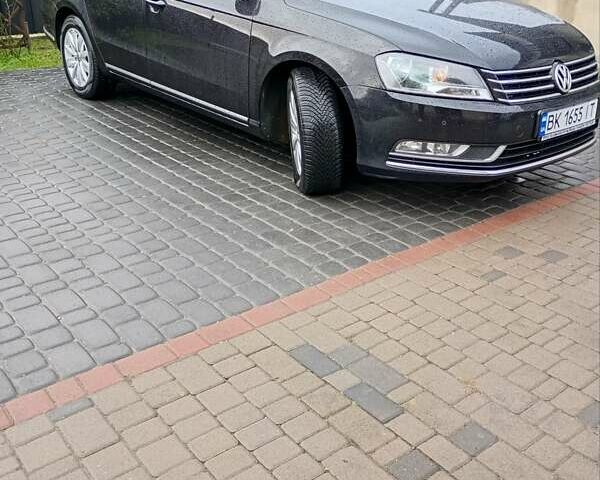Фольксваген Пассат 2012 у Маневичах на Automoto.ua Чорний Фольксваген Пассат, об'ємом двигуна 2 л та пробігом 287 тис. км за 10700 $, фото 16 на Automoto.ua