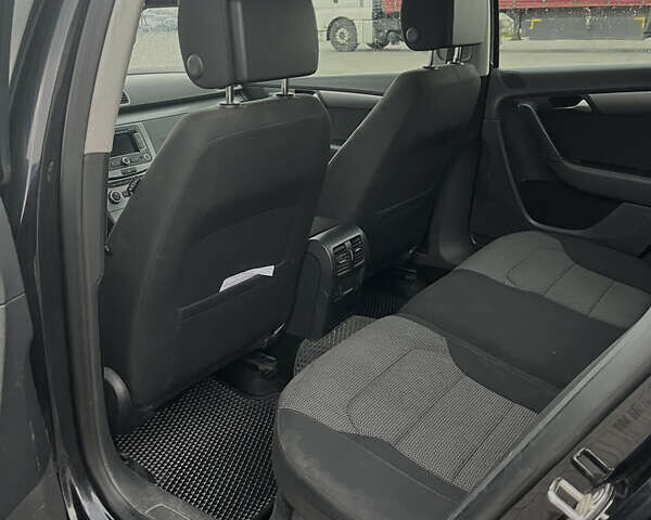 Черный Фольксваген Пассат, объемом двигателя 1.6 л и пробегом 279 тыс. км за 8500 $, фото 12 на Automoto.ua