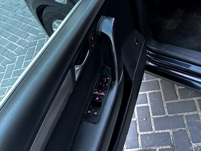 Черный Фольксваген Пассат, объемом двигателя 2 л и пробегом 352 тыс. км за 10800 $, фото 7 на Automoto.ua