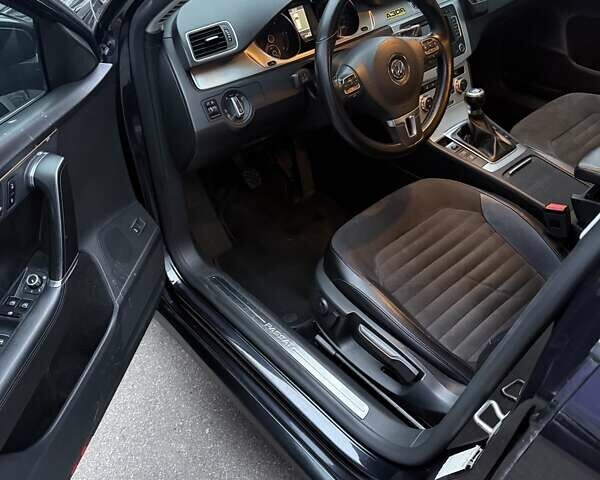 Черный Фольксваген Пассат, объемом двигателя 1.97 л и пробегом 285 тыс. км за 9800 $, фото 10 на Automoto.ua