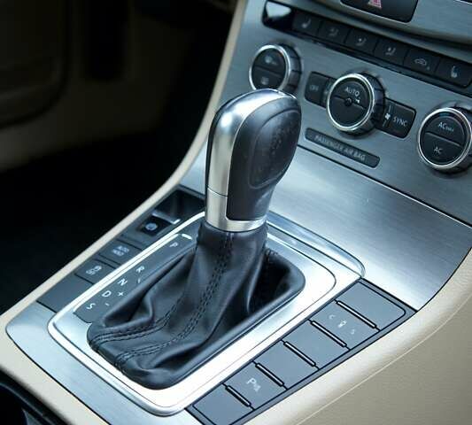 Черный Фольксваген Пассат, объемом двигателя 2 л и пробегом 180 тыс. км за 8687 $, фото 9 на Automoto.ua