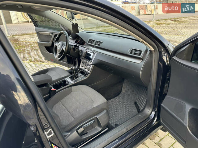 Чорний Фольксваген Пассат, об'ємом двигуна 2 л та пробігом 254 тис. км за 10600 $, фото 5 на Automoto.ua