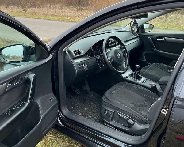 Чорний Фольксваген Пассат, об'ємом двигуна 1.6 л та пробігом 370 тис. км за 8300 $, фото 8 на Automoto.ua