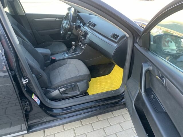 Черный Фольксваген Пассат, объемом двигателя 1.6 л и пробегом 455 тыс. км за 9000 $, фото 20 на Automoto.ua