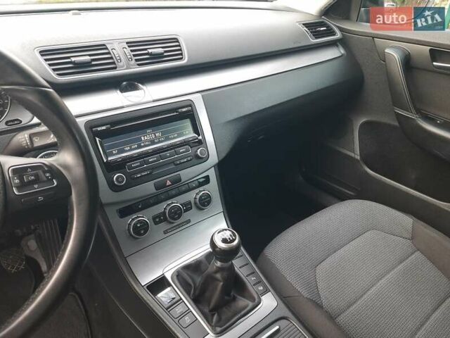 Черный Фольксваген Пассат, объемом двигателя 1.8 л и пробегом 165 тыс. км за 10799 $, фото 33 на Automoto.ua