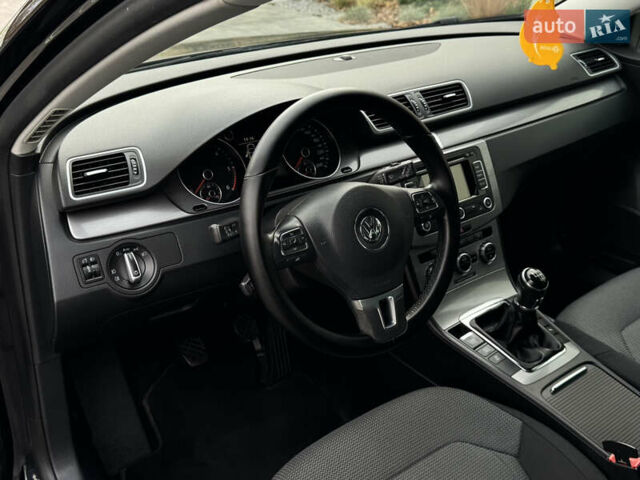 Чорний Фольксваген Пассат, об'ємом двигуна 2 л та пробігом 231 тис. км за 12500 $, фото 10 на Automoto.ua