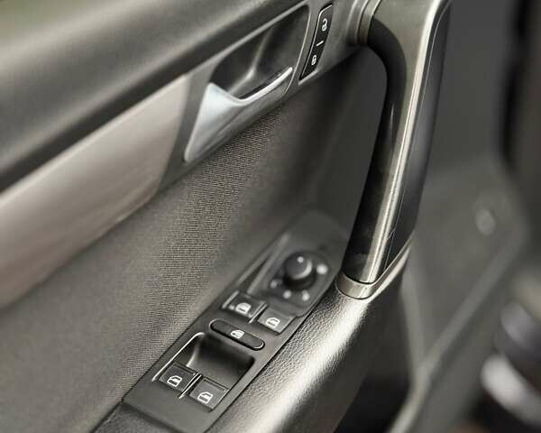 Черный Фольксваген Пассат, объемом двигателя 1.97 л и пробегом 350 тыс. км за 10200 $, фото 12 на Automoto.ua