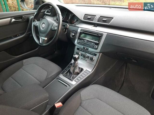 Черный Фольксваген Пассат, объемом двигателя 1.8 л и пробегом 165 тыс. км за 10799 $, фото 62 на Automoto.ua