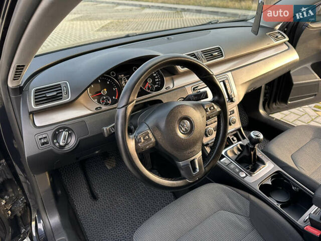 Чорний Фольксваген Пассат, об'ємом двигуна 2 л та пробігом 254 тис. км за 10600 $, фото 2 на Automoto.ua