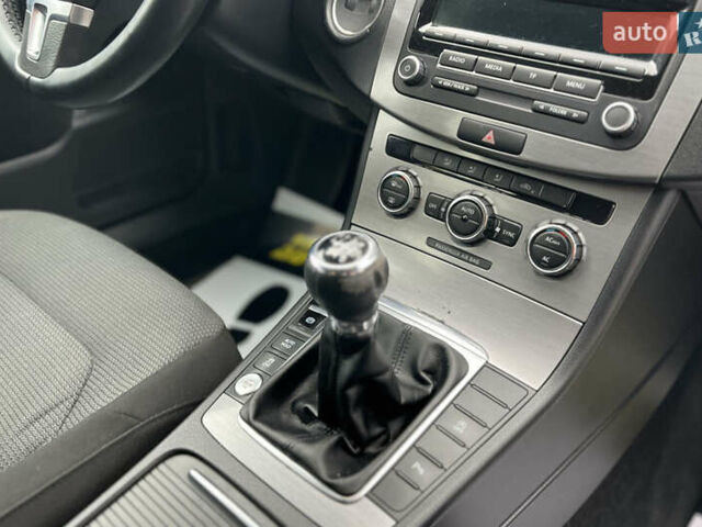 Черный Фольксваген Пассат, объемом двигателя 1.97 л и пробегом 250 тыс. км за 10000 $, фото 22 на Automoto.ua