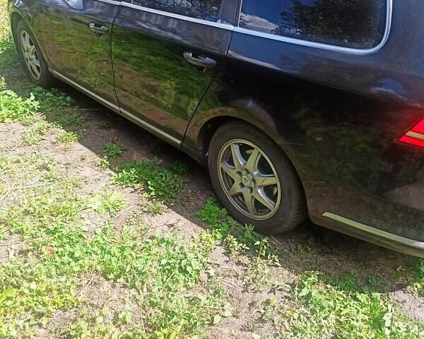 Черный Фольксваген Пассат, объемом двигателя 1.39 л и пробегом 252 тыс. км за 6300 $, фото 2 на Automoto.ua