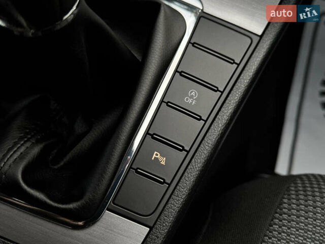 Чорний Фольксваген Пассат, об'ємом двигуна 2 л та пробігом 231 тис. км за 12500 $, фото 60 на Automoto.ua