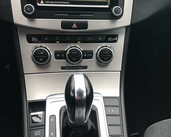 Чорний Фольксваген Пассат, об'ємом двигуна 2 л та пробігом 224 тис. км за 12500 $, фото 22 на Automoto.ua