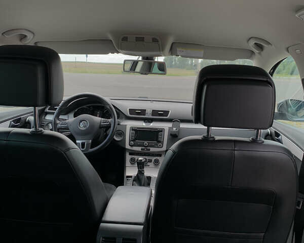 Чорний Фольксваген Пассат, об'ємом двигуна 2 л та пробігом 287 тис. км за 12500 $, фото 23 на Automoto.ua