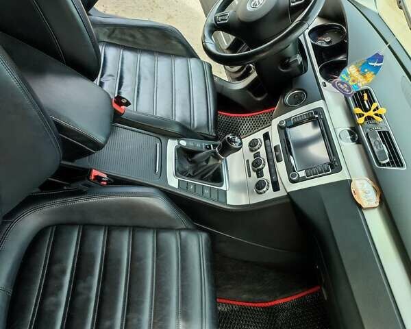 Черный Фольксваген Пассат, объемом двигателя 2 л и пробегом 277 тыс. км за 13000 $, фото 16 на Automoto.ua