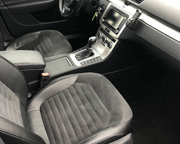 Чорний Фольксваген Пассат, об'ємом двигуна 2 л та пробігом 224 тис. км за 12500 $, фото 17 на Automoto.ua