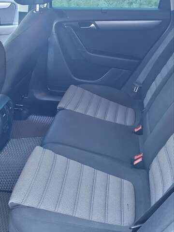 Чорний Фольксваген Пассат, об'ємом двигуна 2 л та пробігом 236 тис. км за 12900 $, фото 12 на Automoto.ua