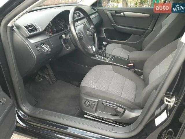 Черный Фольксваген Пассат, объемом двигателя 1.8 л и пробегом 165 тыс. км за 10799 $, фото 35 на Automoto.ua