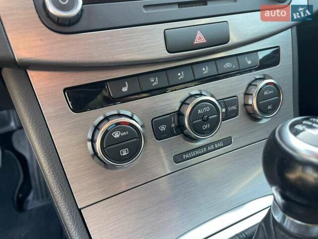 Черный Фольксваген Пассат, объемом двигателя 0 л и пробегом 197 тыс. км за 10700 $, фото 17 на Automoto.ua