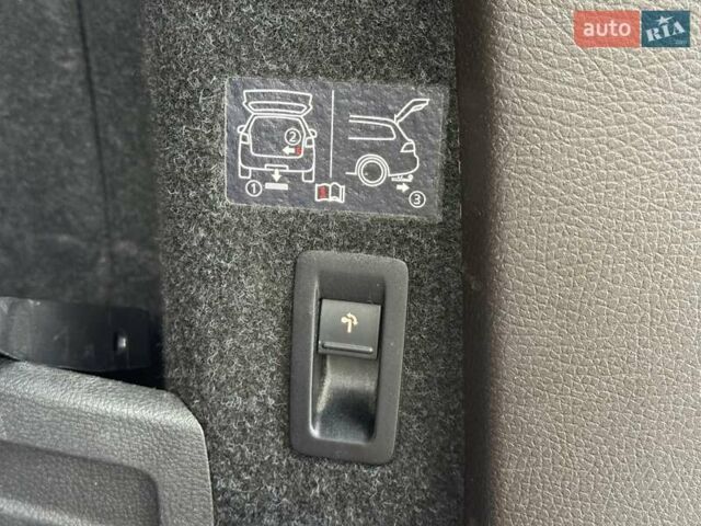 Черный Фольксваген Пассат, объемом двигателя 2 л и пробегом 265 тыс. км за 13500 $, фото 20 на Automoto.ua