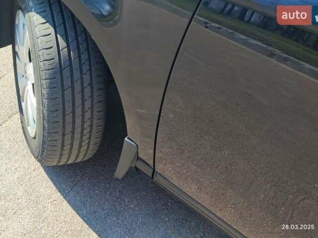 Чорний Фольксваген Пассат, об'ємом двигуна 1.6 л та пробігом 325 тис. км за 9100 $, фото 1 на Automoto.ua