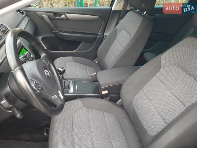 Черный Фольксваген Пассат, объемом двигателя 1.8 л и пробегом 165 тыс. км за 10799 $, фото 37 на Automoto.ua