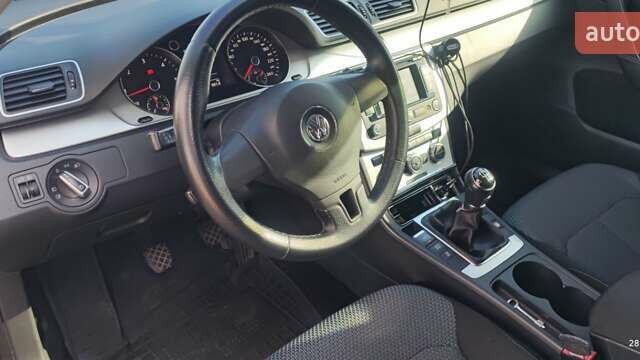 Чорний Фольксваген Пассат, об'ємом двигуна 1.6 л та пробігом 325 тис. км за 9100 $, фото 30 на Automoto.ua