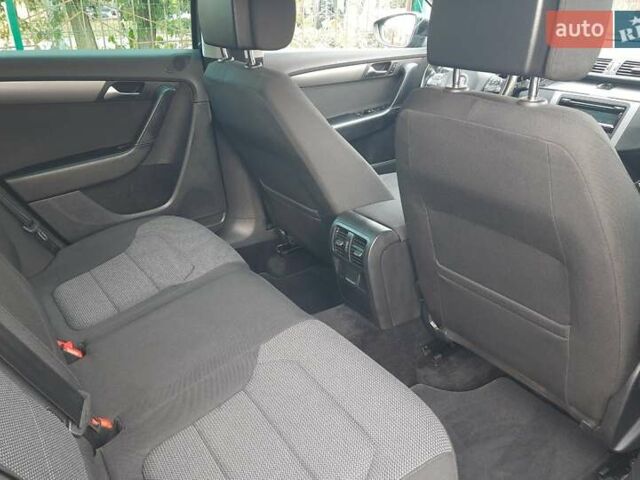 Черный Фольксваген Пассат, объемом двигателя 1.8 л и пробегом 165 тыс. км за 10799 $, фото 51 на Automoto.ua