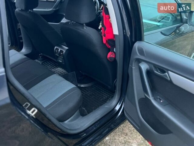 Черный Фольксваген Пассат, объемом двигателя 1.6 л и пробегом 245 тыс. км за 7100 $, фото 15 на Automoto.ua