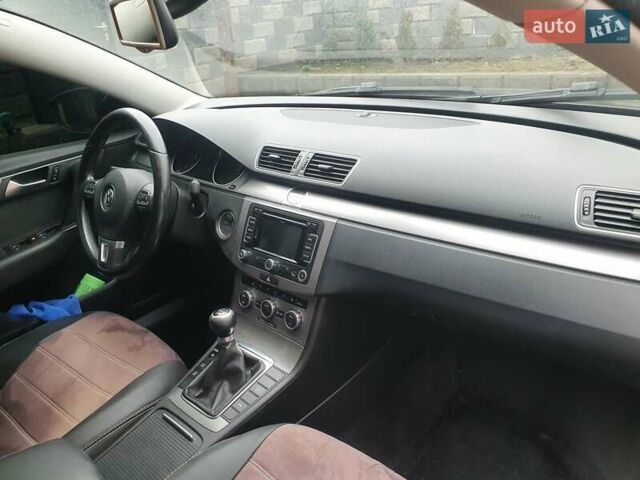 Черный Фольксваген Пассат, объемом двигателя 1.97 л и пробегом 388 тыс. км за 10650 $, фото 8 на Automoto.ua