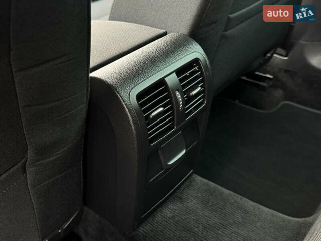 Чорний Фольксваген Пассат, об'ємом двигуна 2 л та пробігом 231 тис. км за 12500 $, фото 18 на Automoto.ua