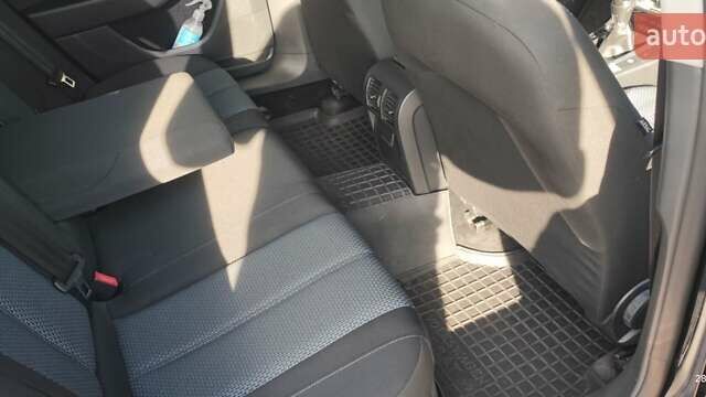 Чорний Фольксваген Пассат, об'ємом двигуна 1.6 л та пробігом 325 тис. км за 9100 $, фото 24 на Automoto.ua