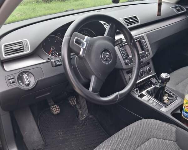 Чорний Фольксваген Пассат, об'ємом двигуна 1.97 л та пробігом 280 тис. км за 11200 $, фото 6 на Automoto.ua