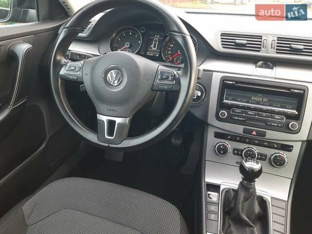 Черный Фольксваген Пассат, объемом двигателя 1.8 л и пробегом 165 тыс. км за 10799 $, фото 64 на Automoto.ua