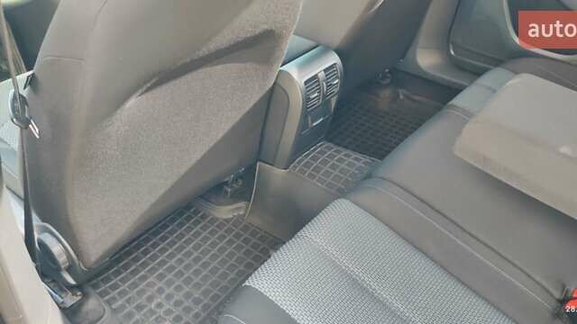 Чорний Фольксваген Пассат, об'ємом двигуна 1.6 л та пробігом 325 тис. км за 9100 $, фото 14 на Automoto.ua