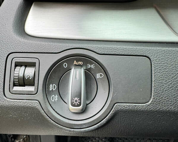 Чорний Фольксваген Пассат, об'ємом двигуна 1.97 л та пробігом 333 тис. км за 10500 $, фото 31 на Automoto.ua