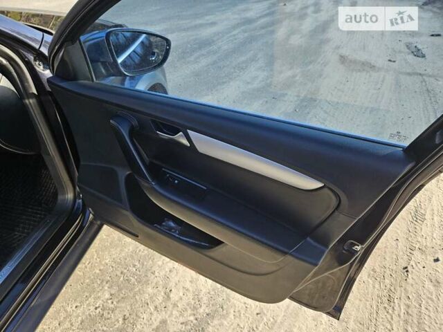 Черный Фольксваген Пассат, объемом двигателя 2 л и пробегом 289 тыс. км за 13700 $, фото 26 на Automoto.ua