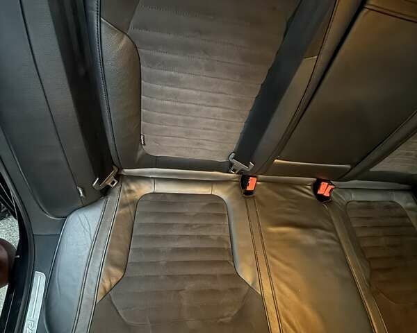 Черный Фольксваген Пассат, объемом двигателя 1.97 л и пробегом 285 тыс. км за 9800 $, фото 13 на Automoto.ua