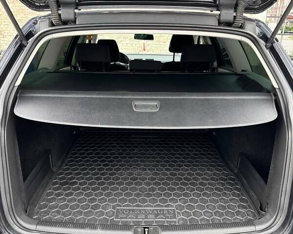 Черный Фольксваген Пассат, объемом двигателя 2 л и пробегом 298 тыс. км за 10299 $, фото 12 на Automoto.ua