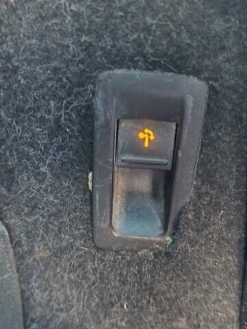 Черный Фольксваген Пассат, объемом двигателя 1.97 л и пробегом 387 тыс. км за 10800 $, фото 3 на Automoto.ua