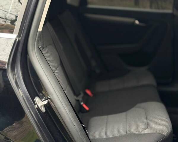 Черный Фольксваген Пассат, объемом двигателя 1.97 л и пробегом 350 тыс. км за 10200 $, фото 15 на Automoto.ua