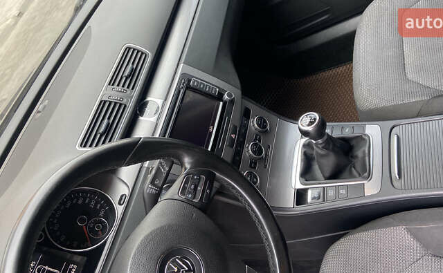 Чорний Фольксваген Пассат, об'ємом двигуна 1.97 л та пробігом 230 тис. км за 12400 $, фото 13 на Automoto.ua