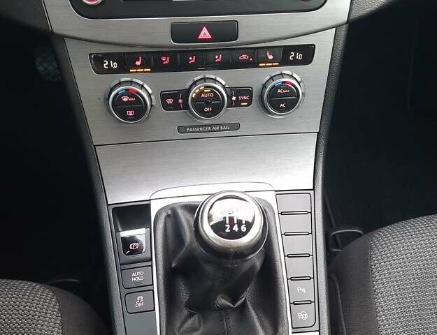 Черный Фольксваген Пассат, объемом двигателя 1.8 л и пробегом 165 тыс. км за 10799 $, фото 68 на Automoto.ua