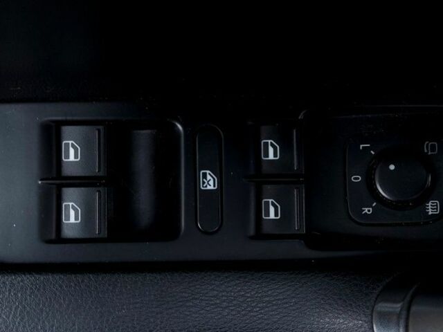 Черный Фольксваген Пассат, объемом двигателя 1.4 л и пробегом 243 тыс. км за 9000 $, фото 11 на Automoto.ua